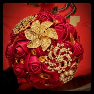 Brooch bridal bouquet